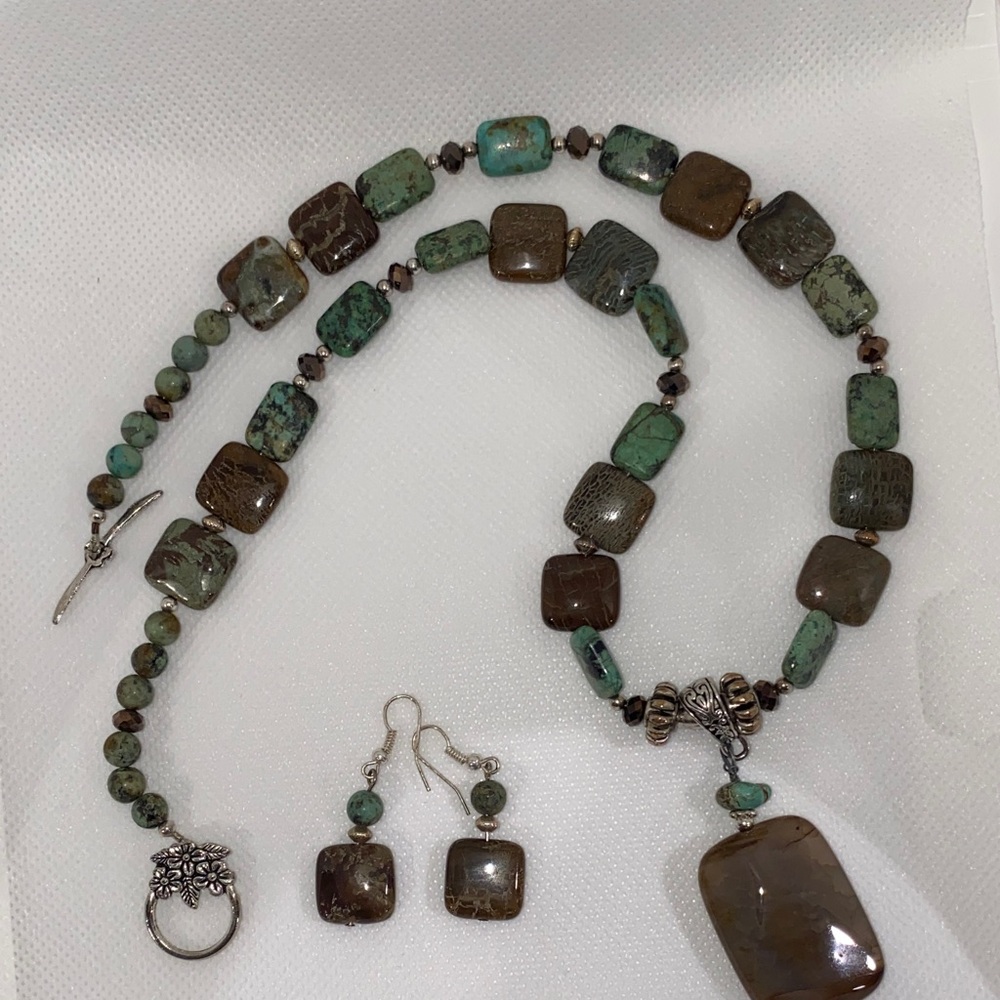 Elegant Green and Brown Stone Jewelry Set
